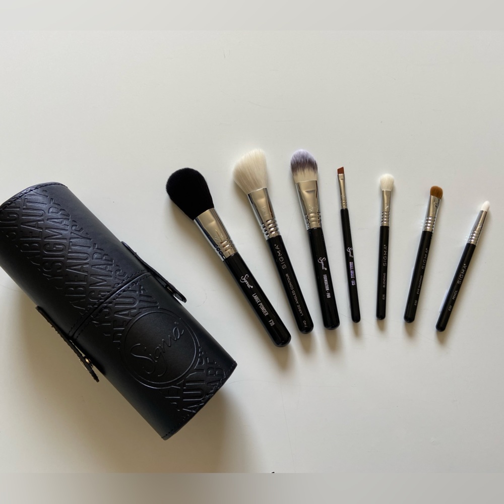 NWOT Sigma Beauty Essential Travel Brush Set
